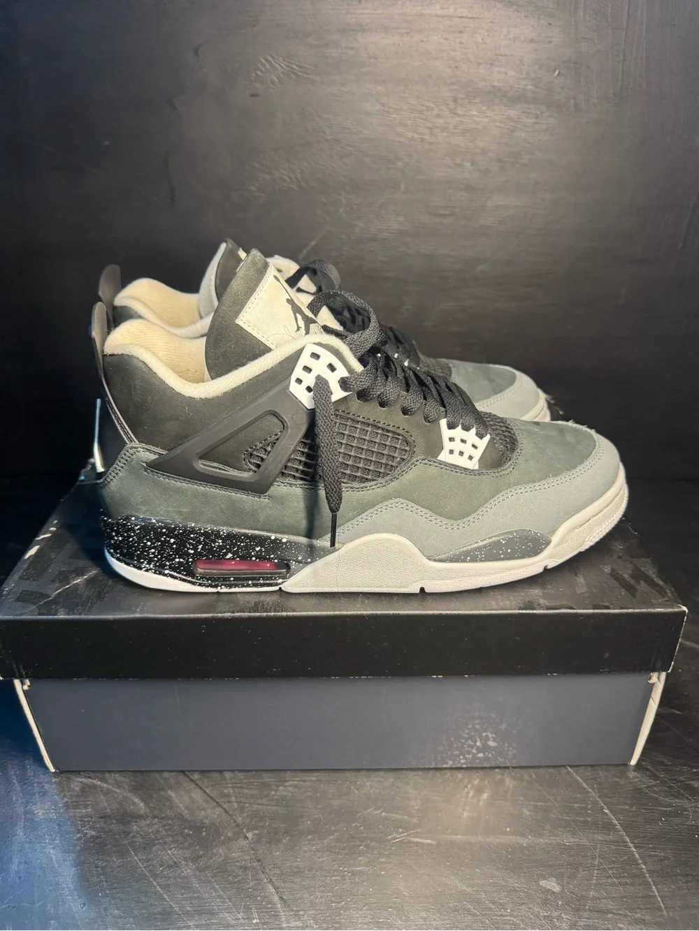Jordan 4 Men's Sneaker Black with box